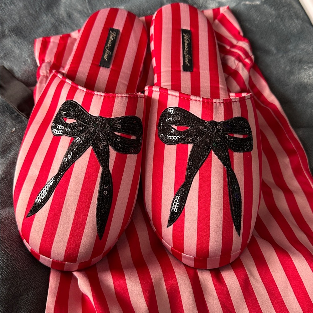 Victoria’s Secret signature satin red stripe & bow New